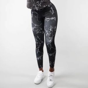 Buff Bunny Marble Leggings | Size Medium